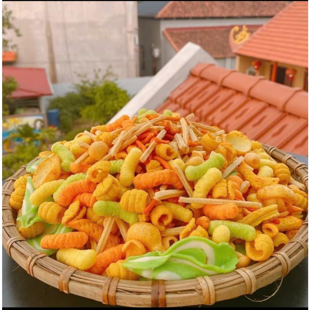 ( 2Kg ) Snack Tá Lả Mix Trên 15 Loại Snack Hot Ăn Vặt Mẹ Mun, thơm ngon giòn tan, tặng 2 túi nước Oishi