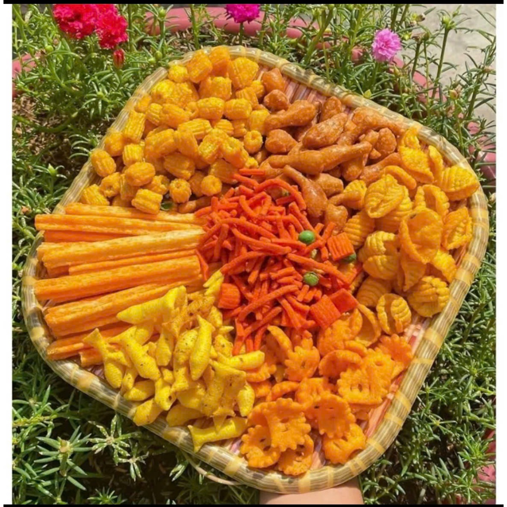 ( 2Kg ) Snack Tá Lả Mix Trên 15 Loại Snack Hot Ăn Vặt Mẹ Mun, thơm ngon giòn tan, tặng 2 túi nước Oishi