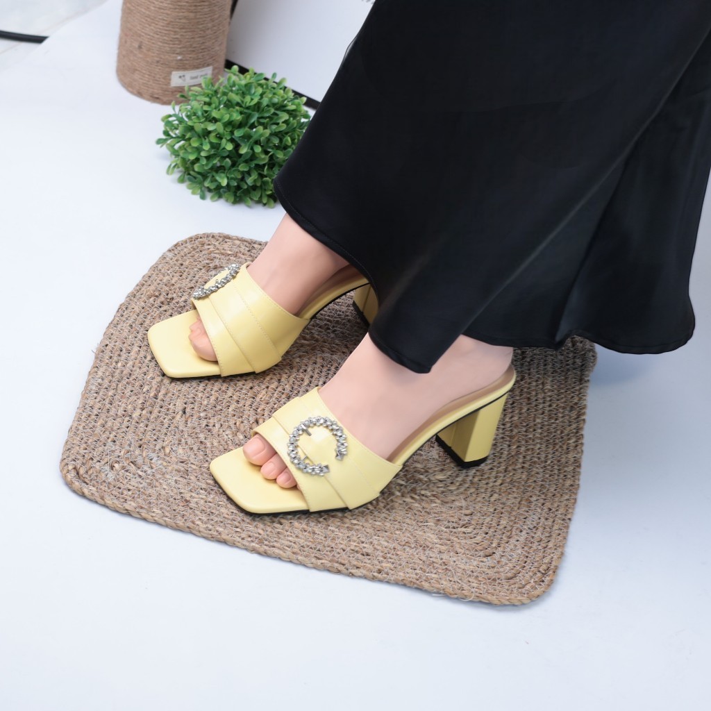 [XẢ KHO] Guốc Cao Gót 7cm Phối Khoá Chữ C Pixie H379