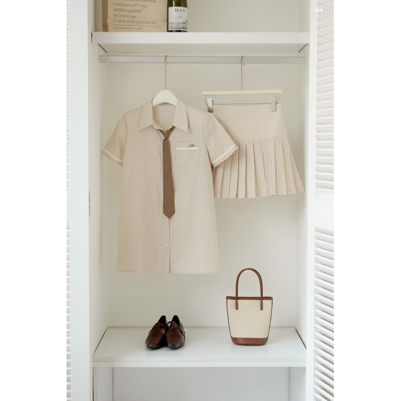 Ảnh Set đồ Áo sơ mi cổ đức dáng suông túi ốp 2S12.2503K, Chân váy poplin xếp ly 4S12.2503K, set sơ mi chân váy xếp ly JM 2