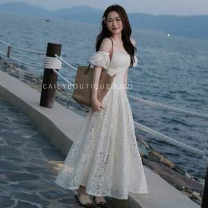 Váy nữ trễ vai phối ren hoa MIU.STUDIO, Đầm hở vai tay bồng thiết kế chiết eo dáng dài xoè