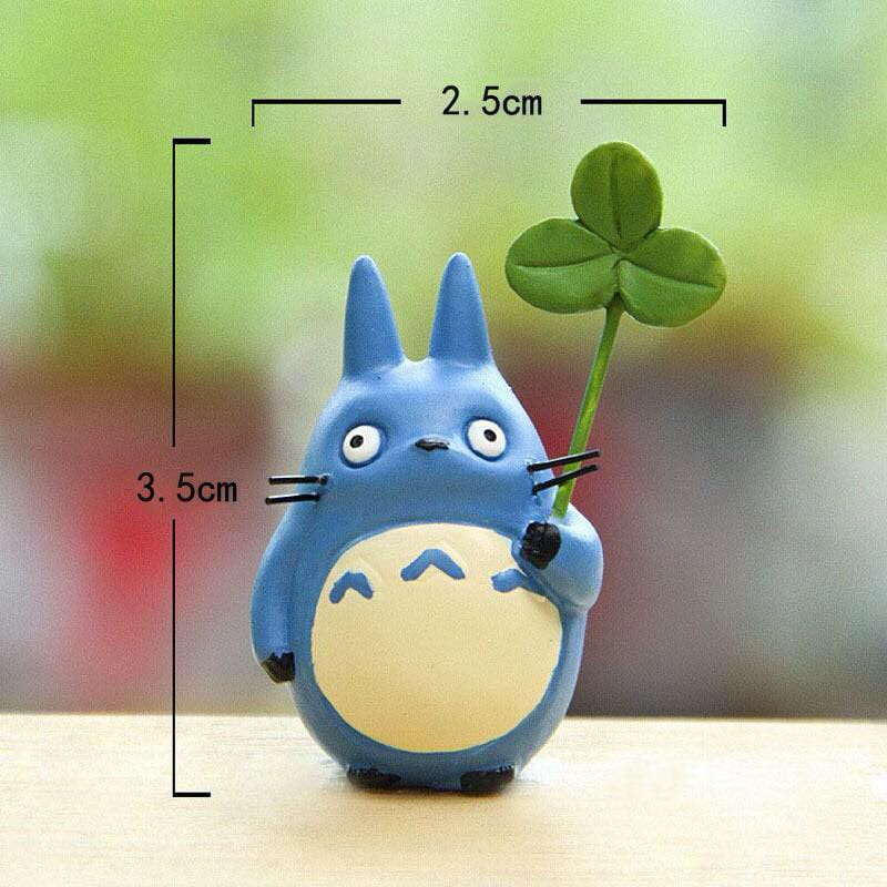 Mô hình Chu Totoro cầm cỏ Clover ba lá cho các bạn trang trí tiểu cảnh, terrarium, DIY