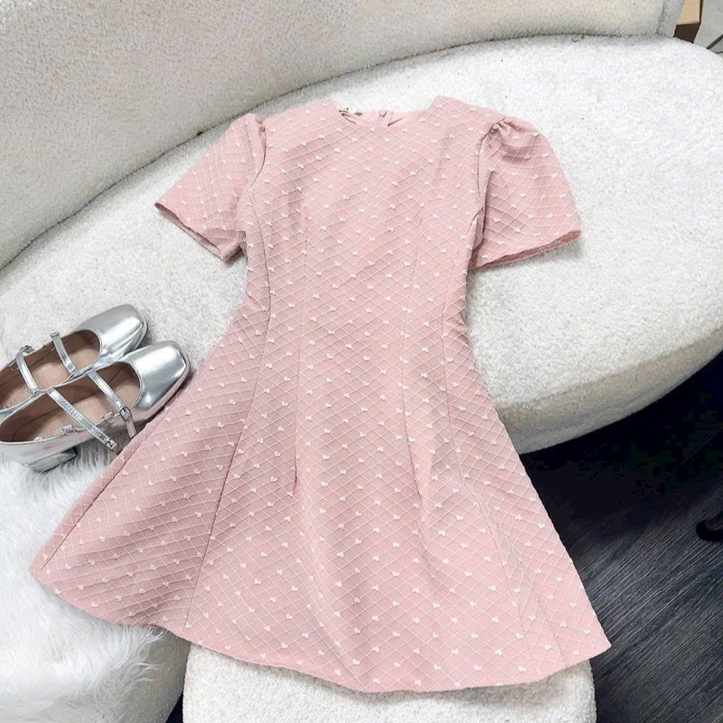 Đầm nữ thiết kế Hồng tim nổi xoè nhẹ form ngắn trẻ trung nữ tính- Pusu house