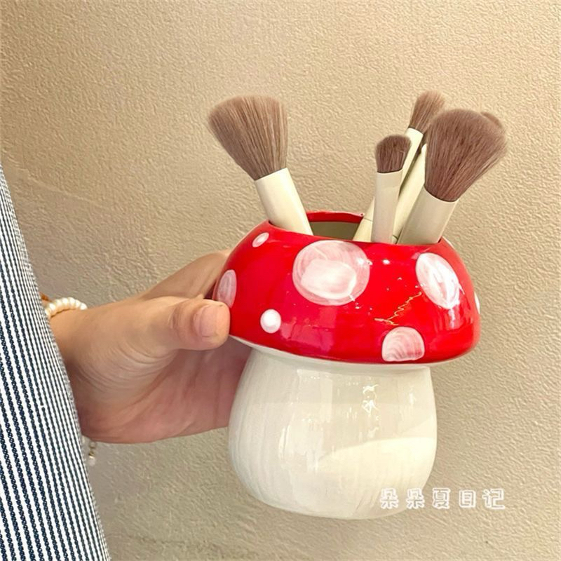 Nấm đựng bút, đồ dùng cá nhân, đồ makeup