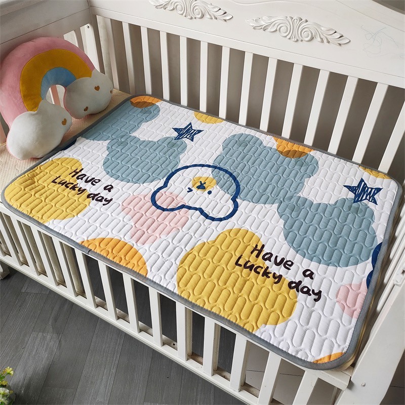 Miếng Lót Chống Thấm Điều Hòa (họa tiết ngẫu nhiên)  50x70cm Trần Bông An Toàn Không Kích Ứng Da saubabi