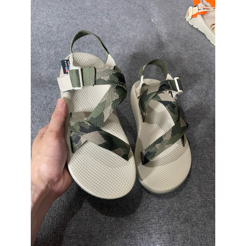 Màu Mới Đế ( Thơm Quế ) Đi không lo đụng hàng nhé ae