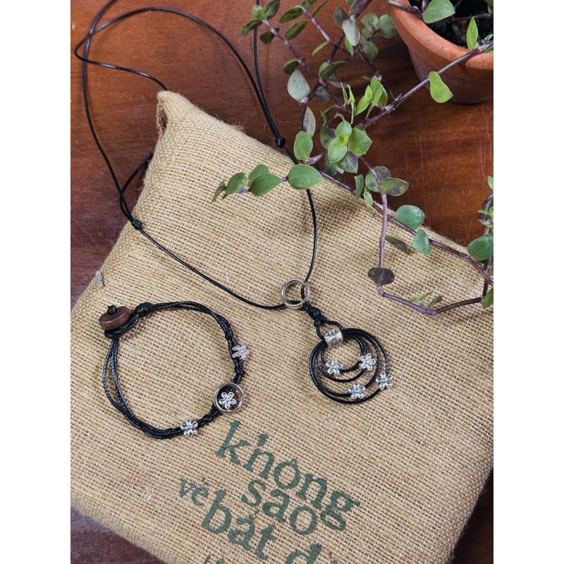 Set vòng Asuka - vòng cổ/ dây chuyền và vòng tay charm hoa nhí dễ thương