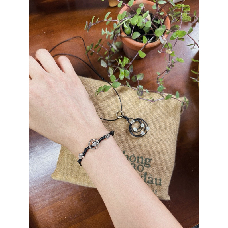Set vòng Asuka - vòng cổ/ dây chuyền và vòng tay charm hoa nhí dễ thương