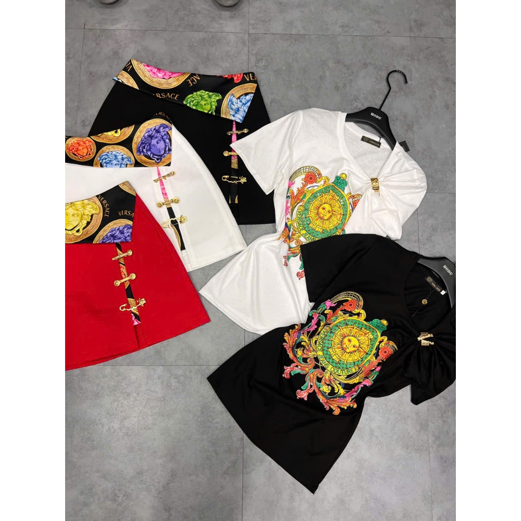 Áo thun nữ Versace in họa tiết new