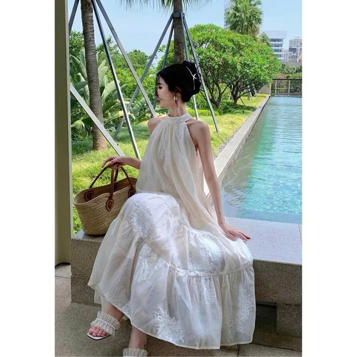 Váy yếm voan thêu hoa dáng maxi váy cổ yếm dáng dài đi biển hot hit mùa hè V235-PANOSI