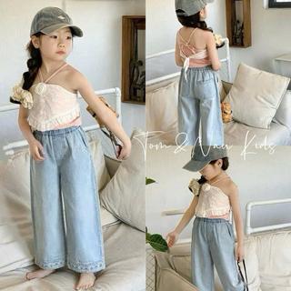 S555-Set áo thun yếm cổ phối quần jean suông thêu cho bé gái