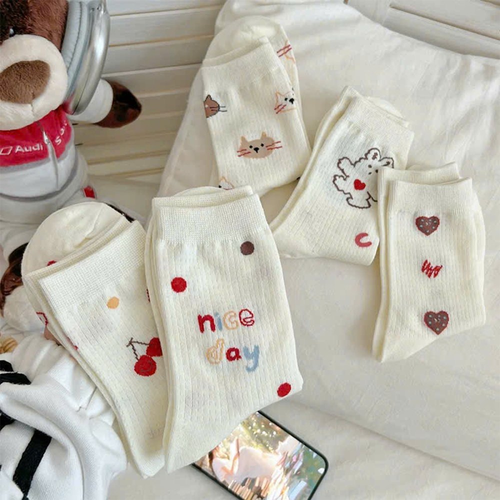 Tất vớ nữ be nhạt cổ lửng họa tiết dễ thương đáng yêu, chất liệu mềm mịn thoáng khí - Ekiu Shop