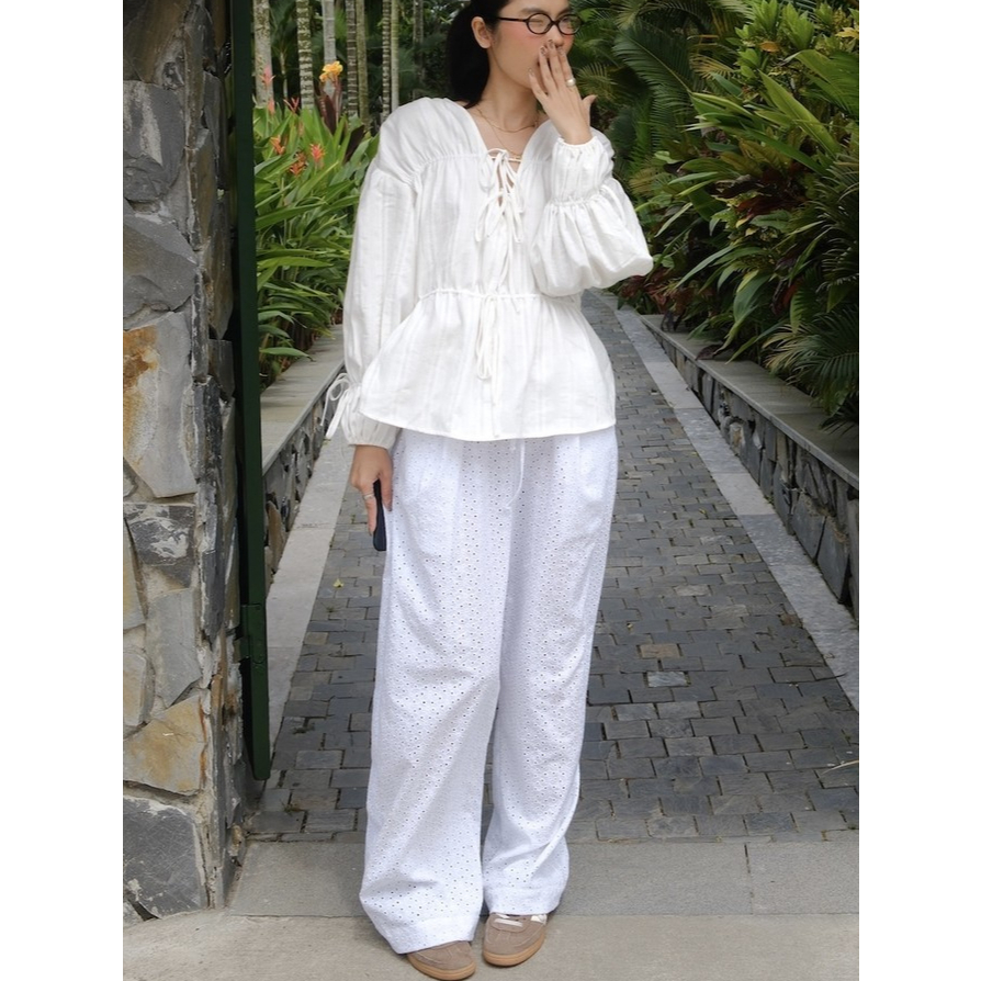 SUNDAY - "HỘI" TROUSERS - QUẦN ỐNG SUÔNG, CHẤ COTTON THÊU ĐỤC LỖ.