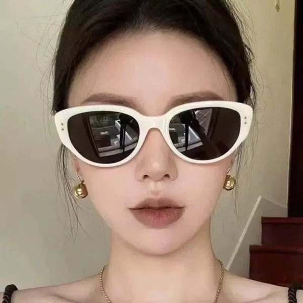 KÍNH RÂM TRẮNG DÁNG MẮT MÈO.      -K3023