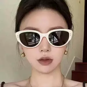 KÍNH RÂM TRẮNG DÁNG MẮT MÈO. -K3023