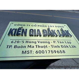 bảng công ty alu vàng xước chất liệu cao cấp bền đẹp sang trọng nhiều kích thước