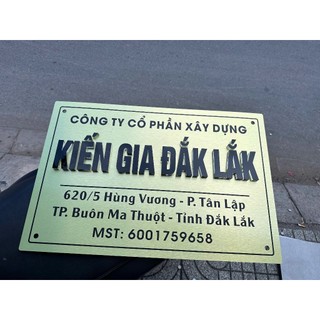 bảng công ty alu vàng xước chất liệu cao cấp bền đẹp sang trọng nhiều kích thước