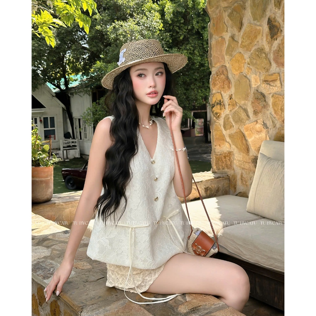 Ảnh TUBYCATU | Áo ghile ren kem Sophie begie lace top 1