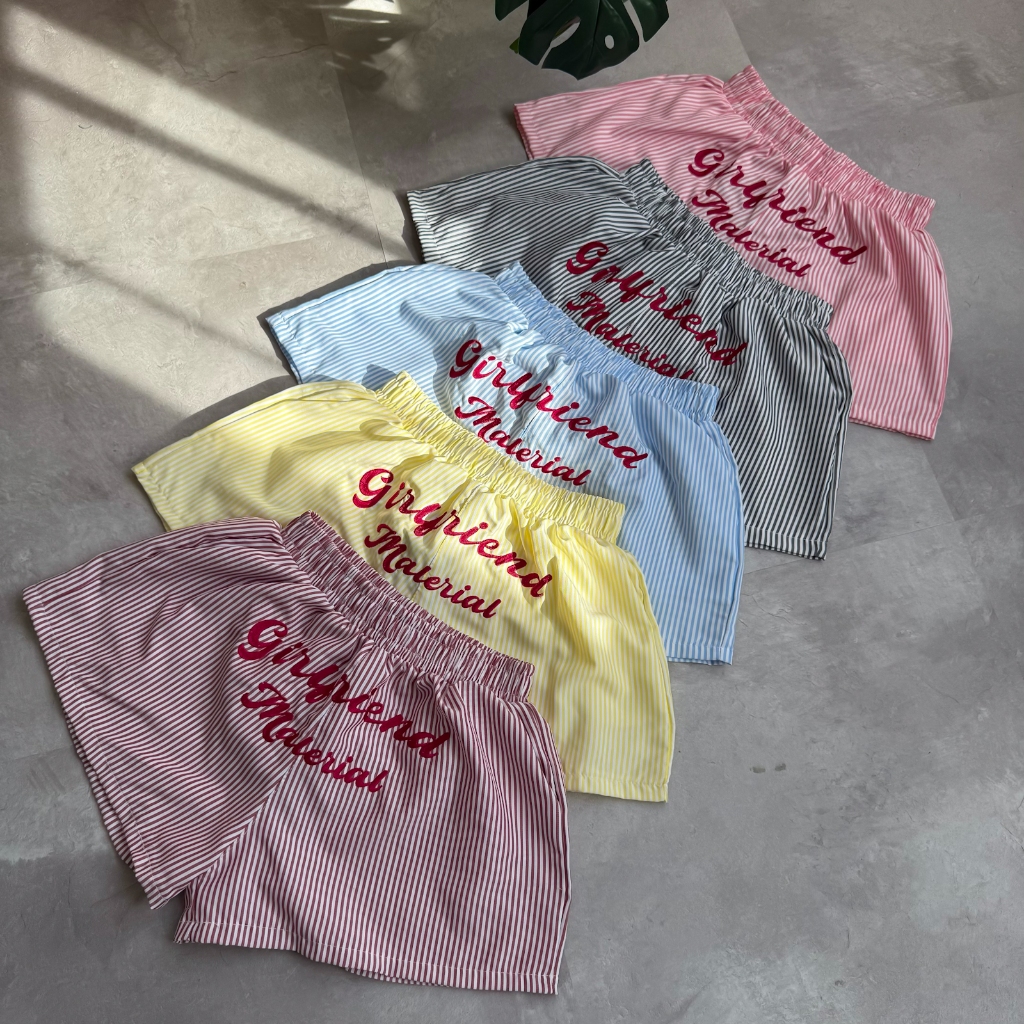 QUẦN SHORT KATE MỀM MÙA HÈ LOGO THÊU GIRLFRIEND FFCLUB MIX