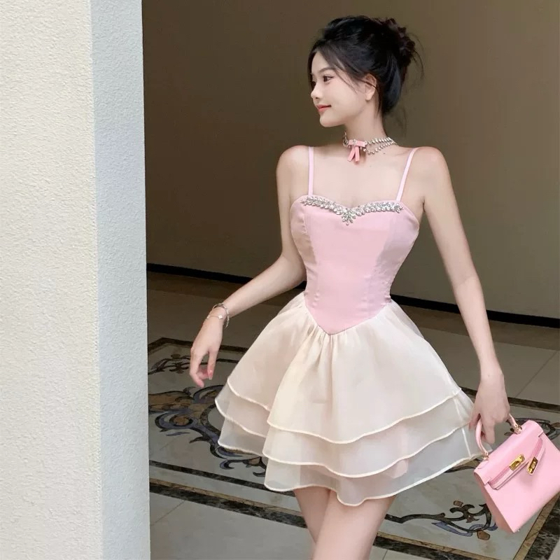 Đầm Xòe 3 Tầng Ngắn – Phối Gấm Kết Đá Ngực Lấp Lánh, Sang Trọng, Nữ Tính
