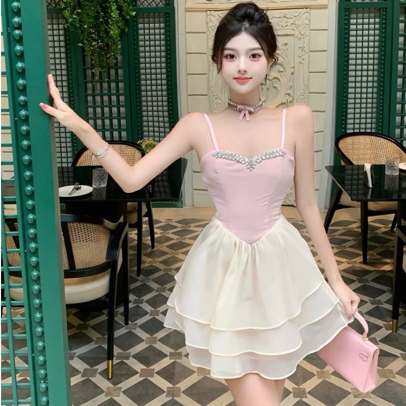 Đầm Xòe 3 Tầng Ngắn – Phối Gấm Kết Đá Ngực Lấp Lánh, Sang Trọng, Nữ Tính