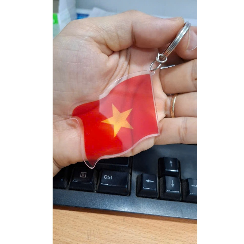 Móc khóa cờ Việt Nam mica in UV