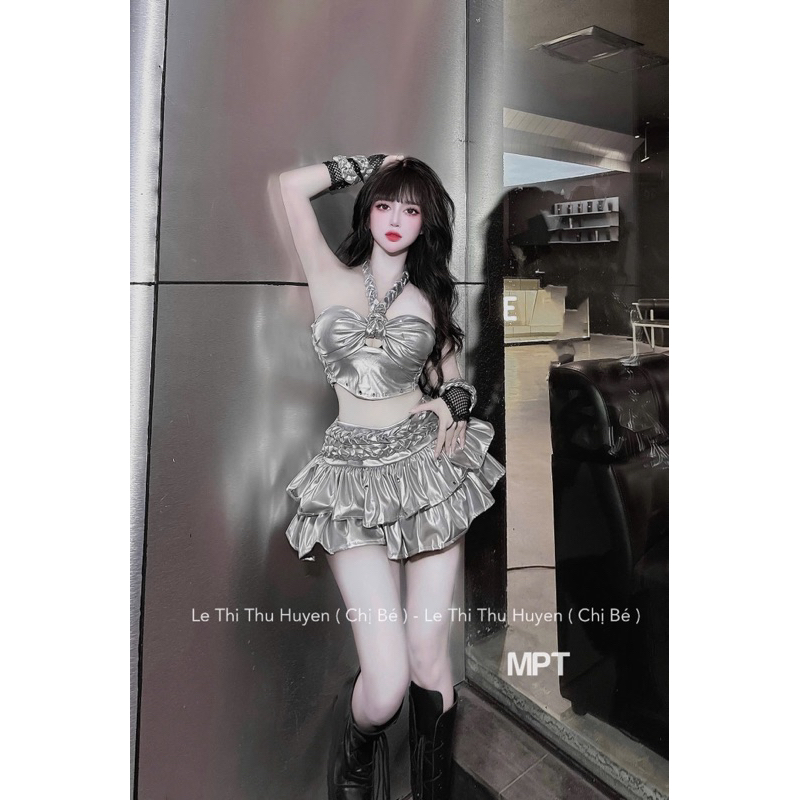 Set váy da cổ yếm xoè xinh kèm găng tay rời sexy mlem