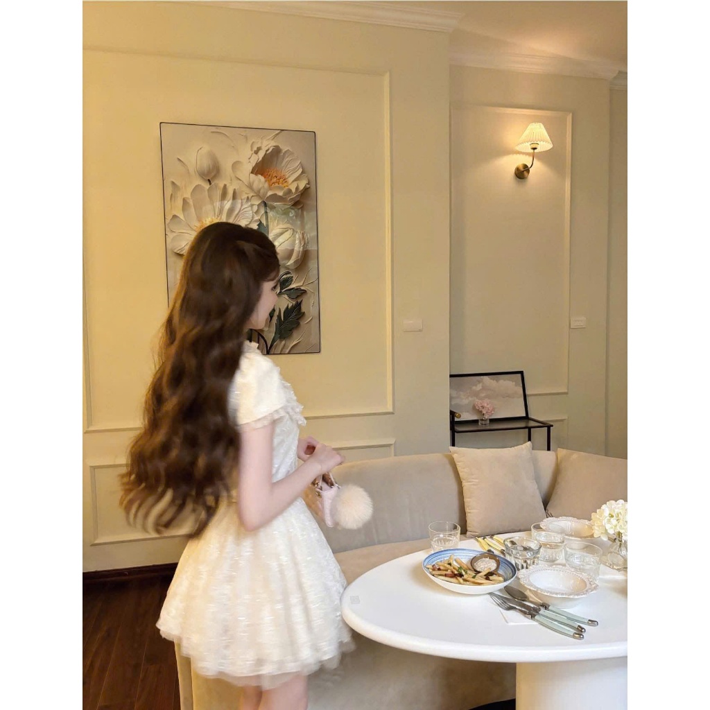 Set bộ đồ ren hoạ tiết hoa nổi áo cộc tay cổ bèo đính nơ mix chân váy xếp ly dáng ngắn thiết kế tiểu thư