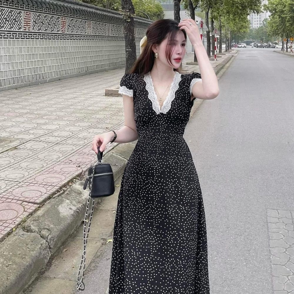 Váy nữ chấm bi dáng dài cổ V viền ren trắng, đầm nữ phong cách tiểu thư dịu dàng HCOM25757