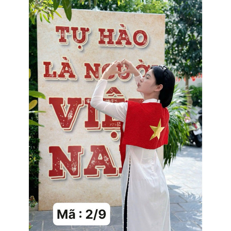 Khăn choàng đỏ sao vàng, khăn cờ tổ quốc, Khăn cờ Việt Nam, ngôi sao nhũ óng ánh hàng đẹp đóng gói kỹ.