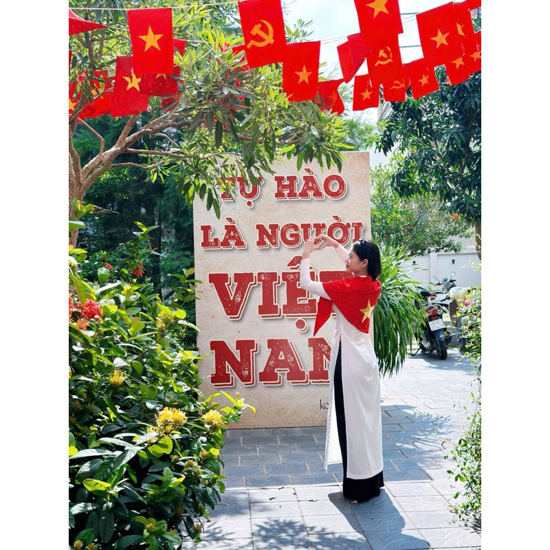 Khăn cờ đỏ sao vàng, khăn cờ tổ quốc, Khăn cờ Việt Nam. (03) ngôi sao nhũ ánh ( sỉ 10c người lớn, hộp 10c trẻ em)