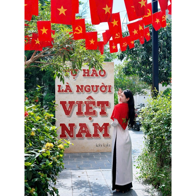 Khăn cờ đỏ sao vàng, khăn cờ tổ quốc, Khăn cờ Việt Nam. (03) ngôi sao nhũ ánh ( sỉ 10c người lớn, hộp 10c trẻ em)