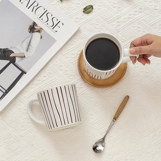 Cốc gốm màu nâu sọc ngang và dọc, cảm giác cao cấp, vẽ tay V Cốc hình dạng tốt nhất cho cặp đôi, cốc cà phê sữa