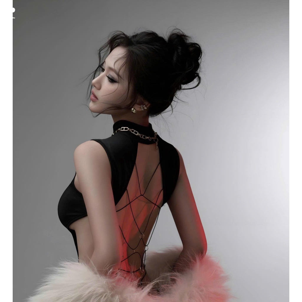 Đầm Đen Body Hở Lưng Gợi Cảm Chụp Concept Stuido Xinh Đẹp