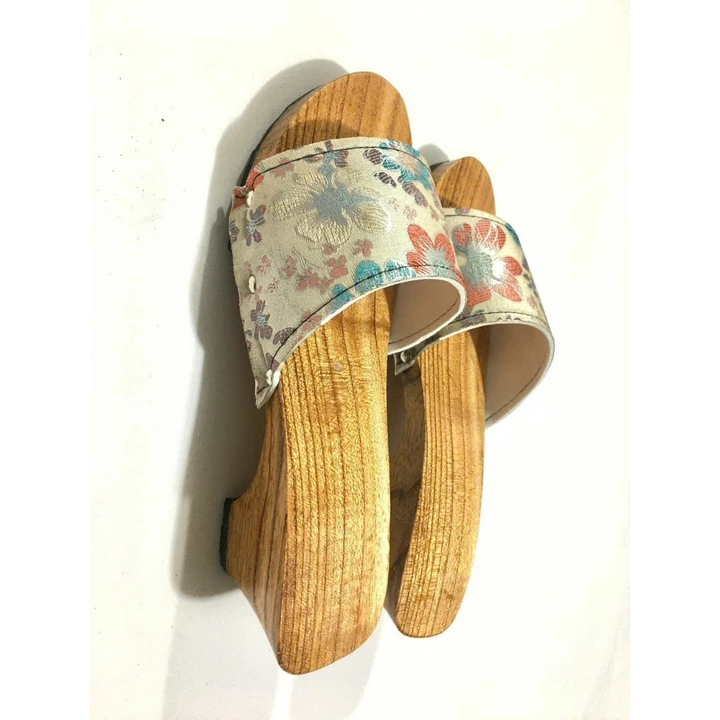 Wooden Clogs – 6