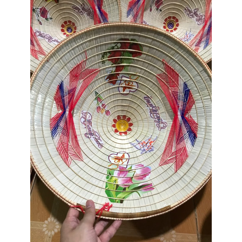 ( Hỏa Tốc - giảm giá 50%)Nón sơn nón sao vàng 2 vòng, Nón lá trang trí kèm dây nón , Nón người lớn, Nón cho béNón chuông