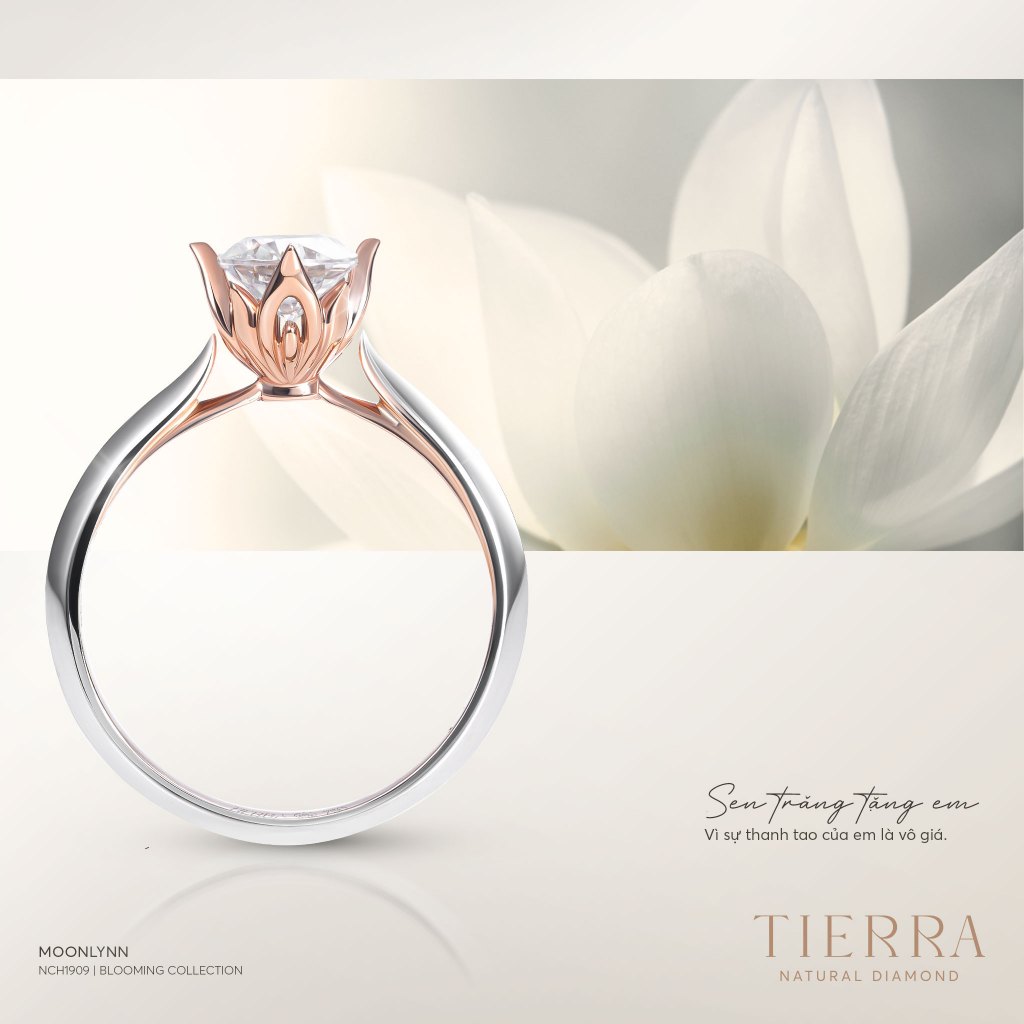 [CHAT TRƯỚC KHI ĐẶT] Nhẫn cầu hôn Tierra Moonlynn NCH1909, Vàng 14K 18K, Thiết Kế Lấy Cảm Hứng Từ Hoa Sen Trắng Kiêu Kỳ