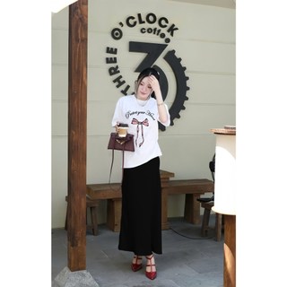 Bộ Áo Phông Nữ Chepol Cao Cấp Form Rộng, In Nơ, Cổ Tròn, Phối Chân Váy, Chất Cotton ( Áo Thun Trắng+ CV Suông )-CP_x7862