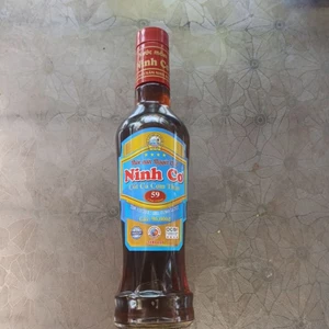 Nước mắm chắt truyền thống Ninh cơ chai thủy tinh 500ml. Đạm >=35. cốt cá cơm than