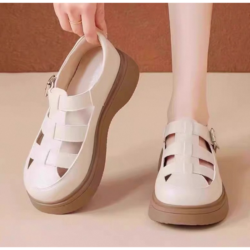 Giày mũi tròn đế bằng đục lỗ thời trang (cao 4,5cm)