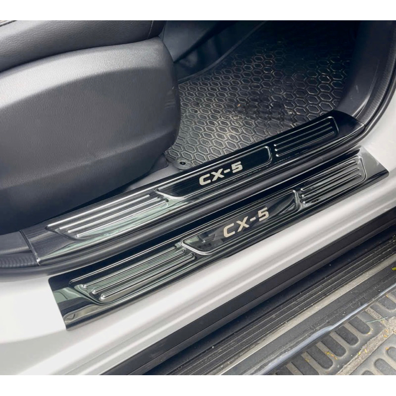Ốp bậc cửa, nẹp bước chân xe Mazda CX5 2018-2025 vân Titan
