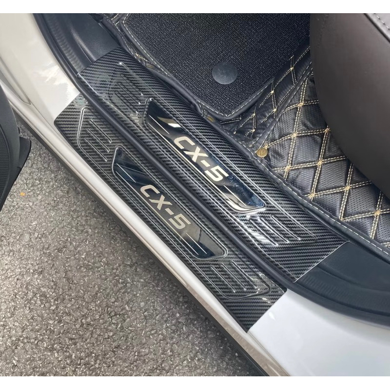 Ốp bậc cửa, nẹp bước chân xe Mazda CX5 2018-2025 Vân Carbon cao cấp