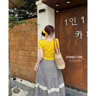 Set Bộ Đồ Nữ Áo Thun Cổ Tim Màu Vàng Thêu Chữ Min Nhún Eo Mix Chân Váy Kẻ Caro Đen Trắng Dáng Dài Kèm Dây Chun Tóc
