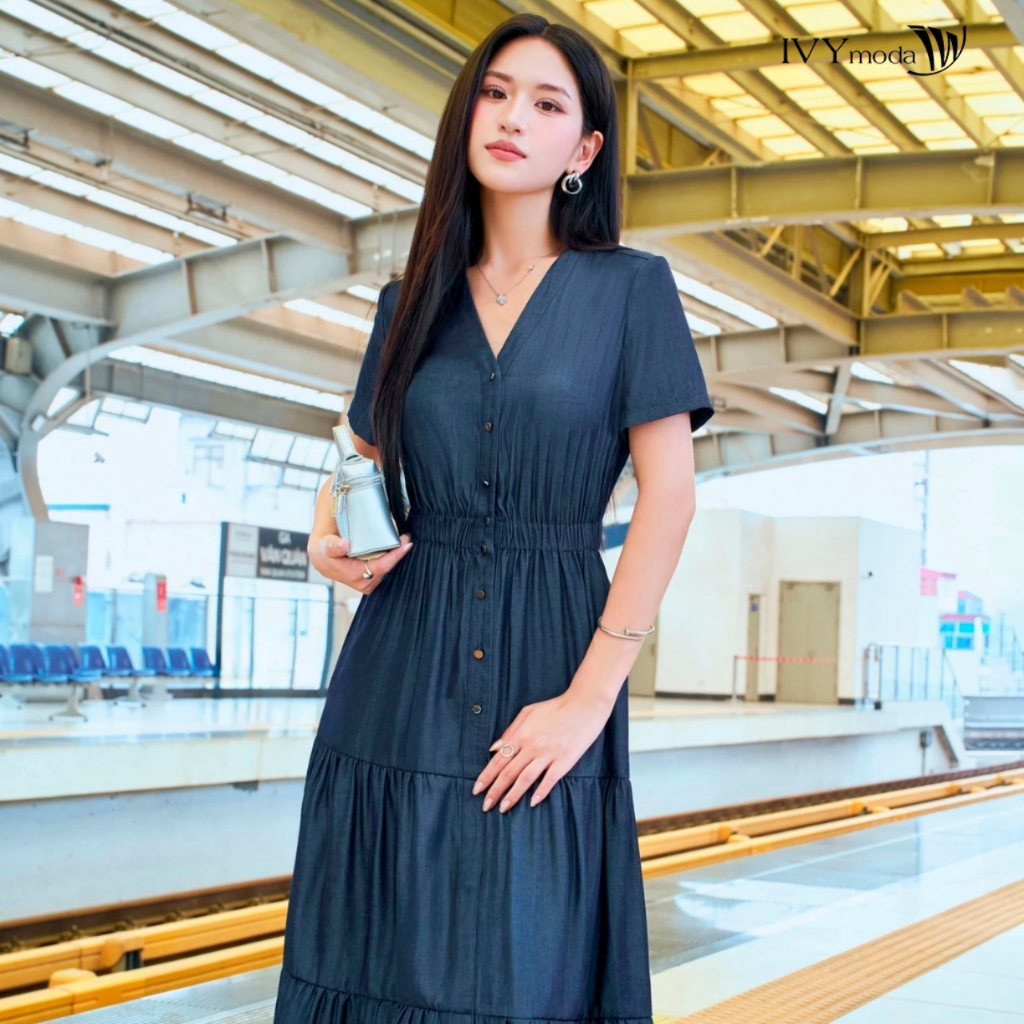 Ảnh Button-Down Denim Dress – Đầm xòe xếp tầng, Đầm công sở dạo phố nữ IVY moda MS 47B0104 3