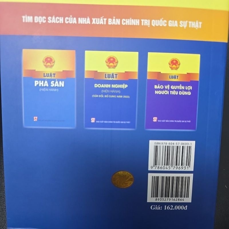 Sách - Luật đấu thầu năm 2023 và văn bản hướng dẫn thi hành (NXB Chính trị quốc gia sự thật)