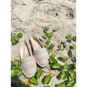 Giày cối Asos unisex dư xịn.