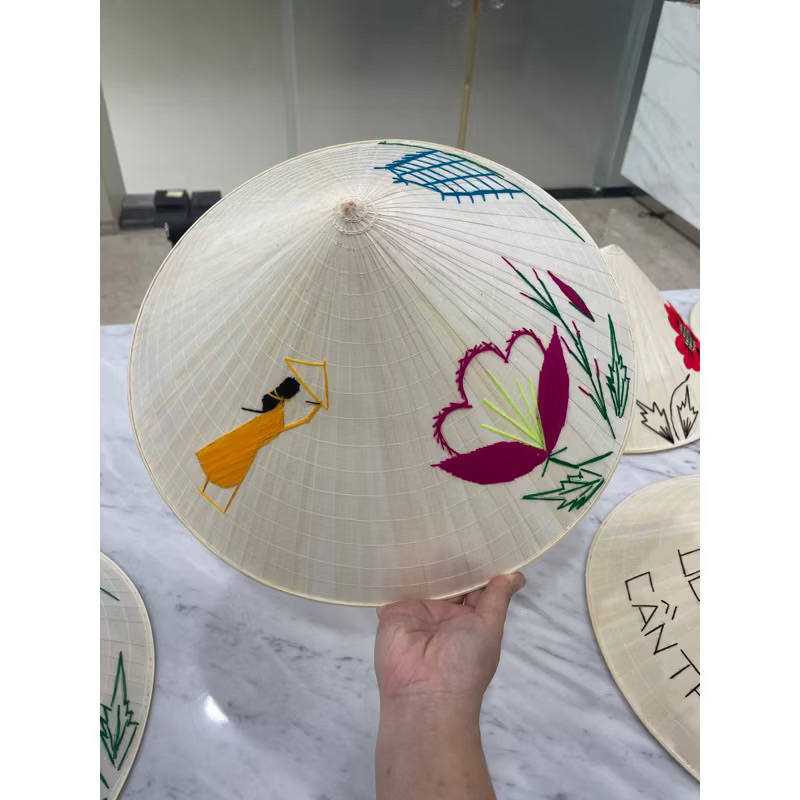 ( Hỏa Tốc Hà Nội - Ship Tỉnh)Nón huế thêu, Nón lụa , Nón lá trang trí , Nón người lớn đội đẹp , Nón cho bé đội chụp ảnh