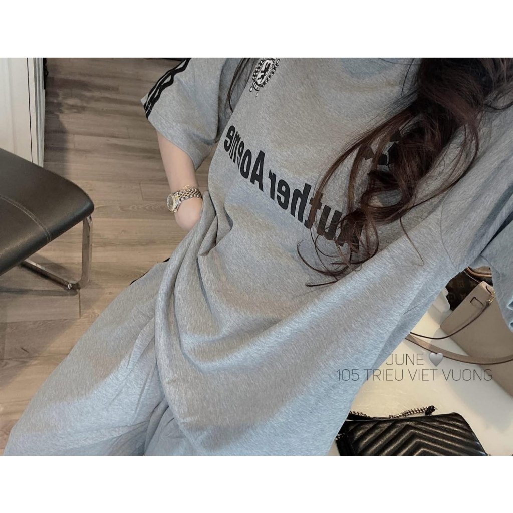 đồ bộ nữ, áo thun form rộng cộc tay phối quần suông màu ghi nhạt in chữ nổi trẻ trung Donna hcom25274
