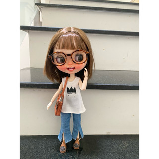 Set áo thun trắng hình ngẫu nhiên quần jean loe  size blythe,ob24