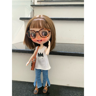 Set áo thun trắng hình ngẫu nhiên quần jean loe  size blythe,ob24